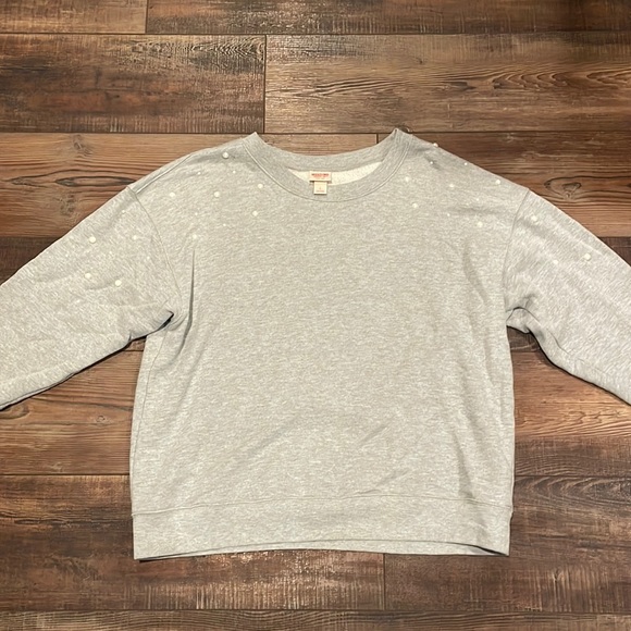 Large Gray Mossimo Sweatshirt with Pearl details on shoulders - Picture 1 of 8